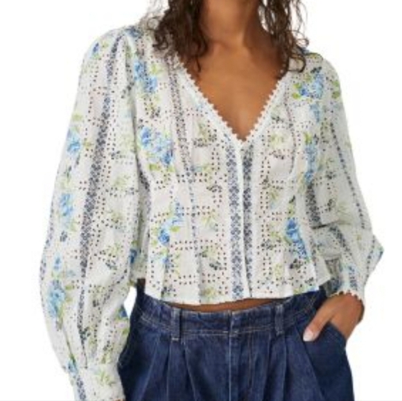 Free People Tops - FREE PEOPLE NWOT BLOSSOM EYELET CROP TOP SZ LARGE